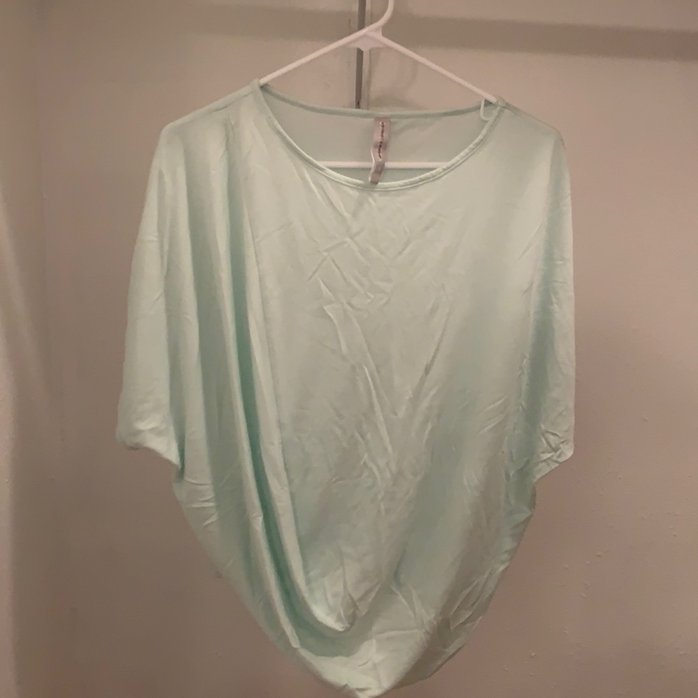 Athleta Flowy Short Sleeve